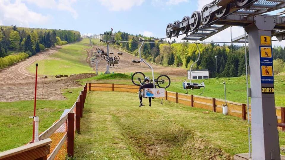 اوسترزوكي دولن Pensjonat Laworta Ski المظهر الخارجي الصورة